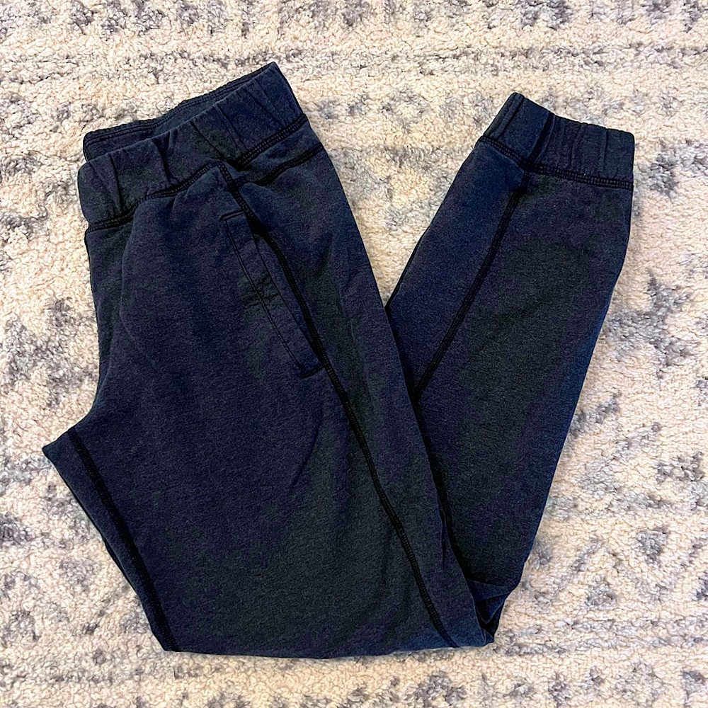 ❌SOLD❌EUC Lululemon jogger, charcoal heather gray, super soft sz 6